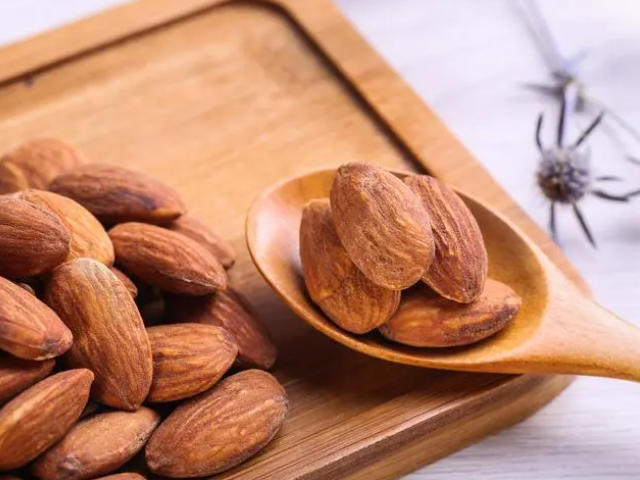 懷孕吃苦杏仁會(huì)導(dǎo)致滑胎