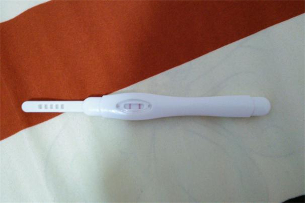 驗(yàn)孕棒尿淋到顯示區(qū)還可以用嗎 驗(yàn)孕棒尿淋了觀(guān)察窗準(zhǔn)嗎