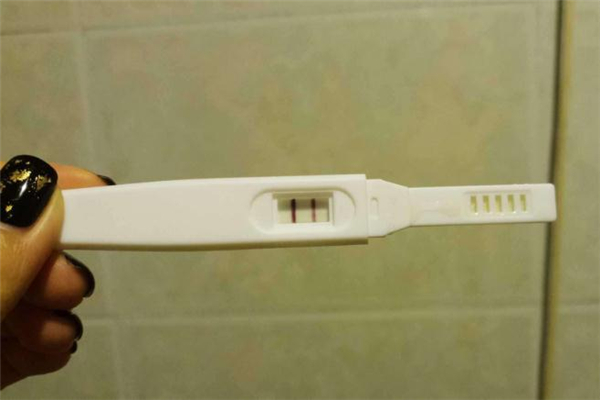 驗(yàn)孕棒尿淋到顯示區(qū)還可以用嗎 驗(yàn)孕棒尿淋了觀(guān)察窗準(zhǔn)嗎