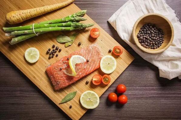 女性備孕補(bǔ)葉酸應(yīng)該怎么補(bǔ)？