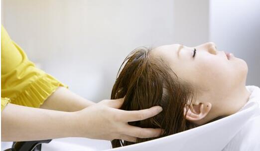 孕期準(zhǔn)媽媽老是掉頭發(fā)，該如何預(yù)防？