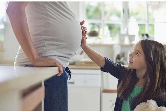孕婦的肚子能不能摸？如果給別人摸的話有什么影響？