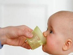 剛出生嬰兒喝什么水