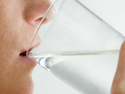 血尿酸過高該喝什么水