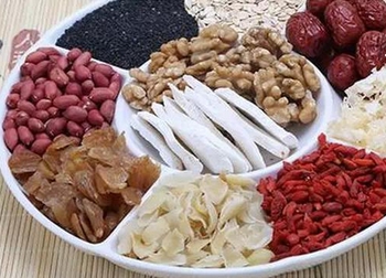 產(chǎn)后貧血頭暈吃什么補(bǔ)血最快最有效